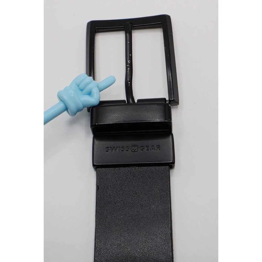 SwissGear Mens Reversible Belt Black Brown Matte Black Buckle